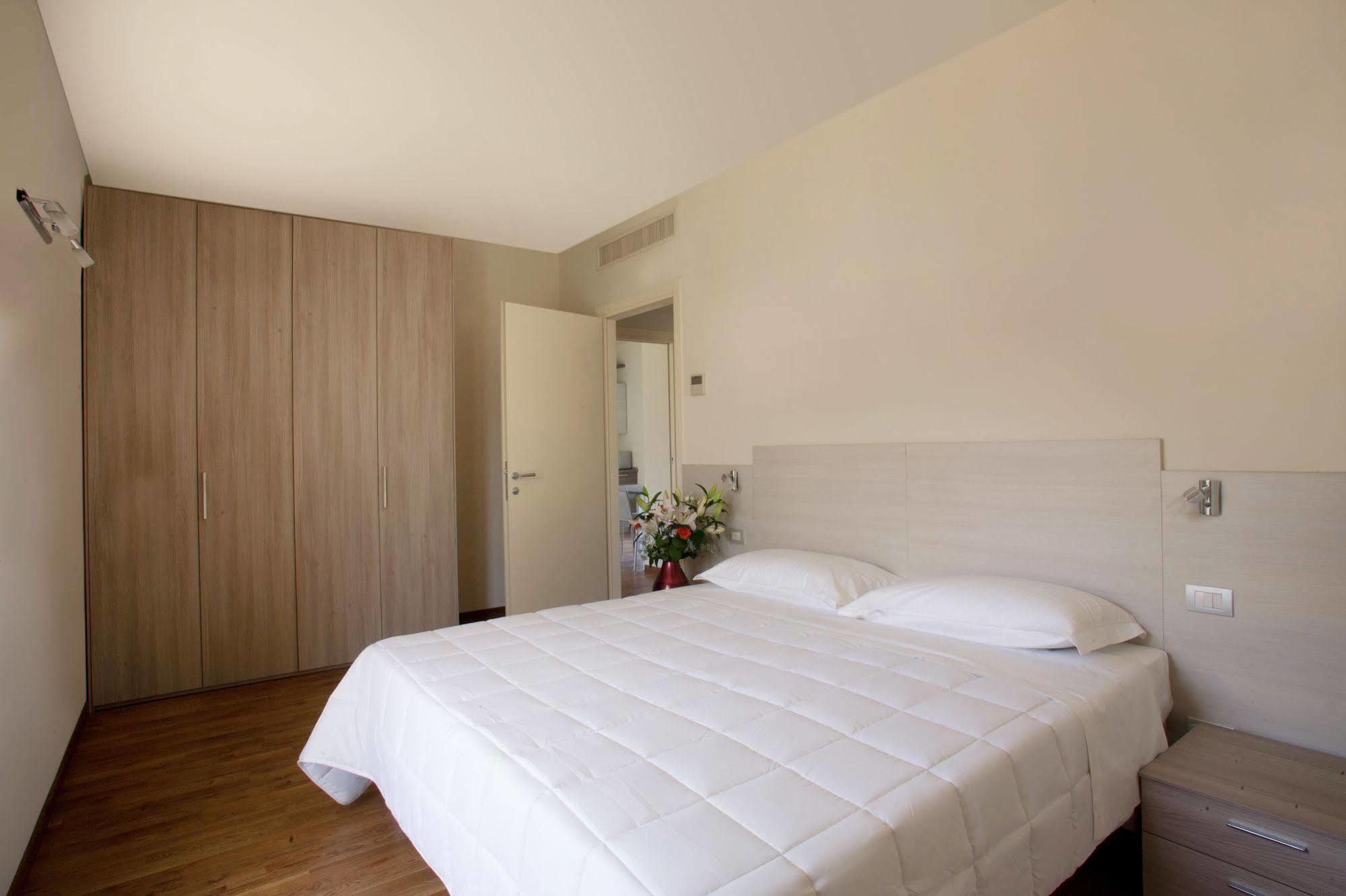 Residence Le Querce Cernusco Sul Naviglio Buitenkant foto